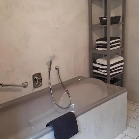 Strunks Ahl Haeusje *