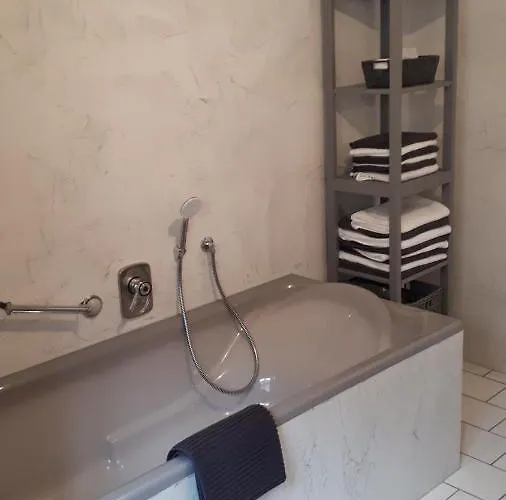 Strunks Ahl Haeusje *